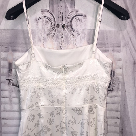 White floral print mini dress - Picture 6 of 10